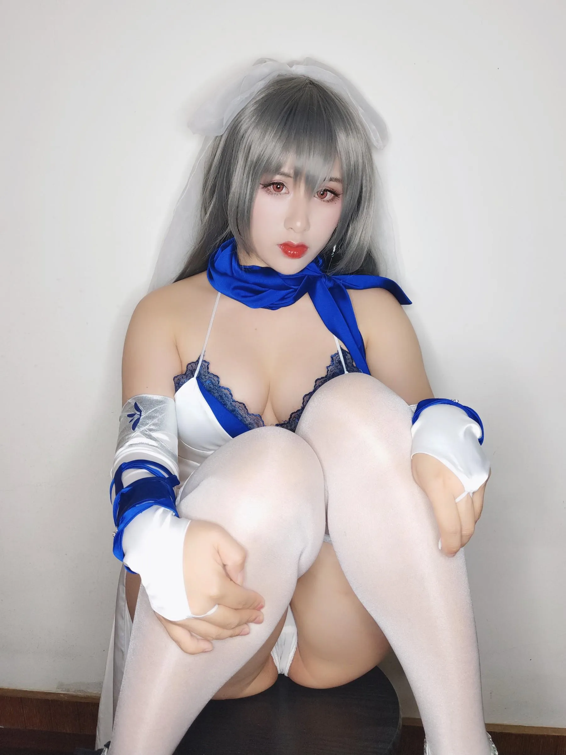 柘烟Zuken – NO.09 路易九世礼服自拍 [39P]插图2